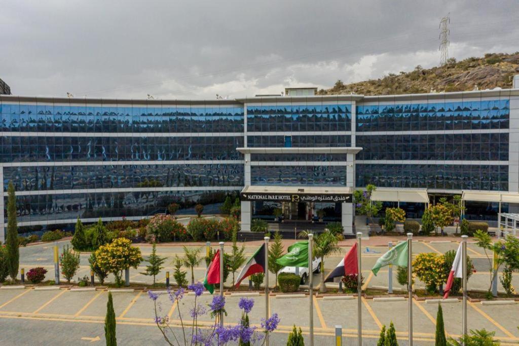 National Park Hotel Baljurashi Bagian luar foto